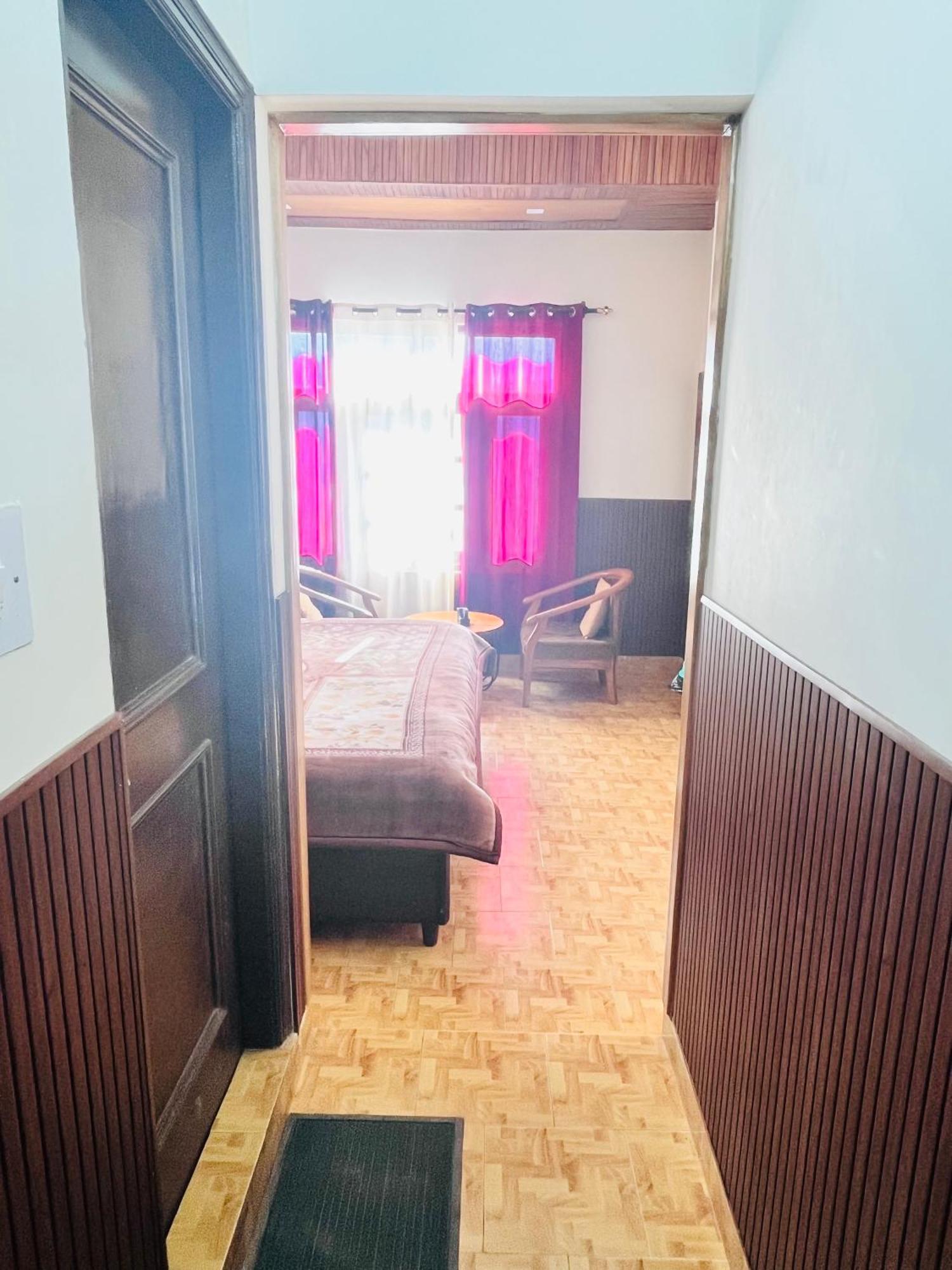 Residence Inn Homestay Shimla Eksteriør billede