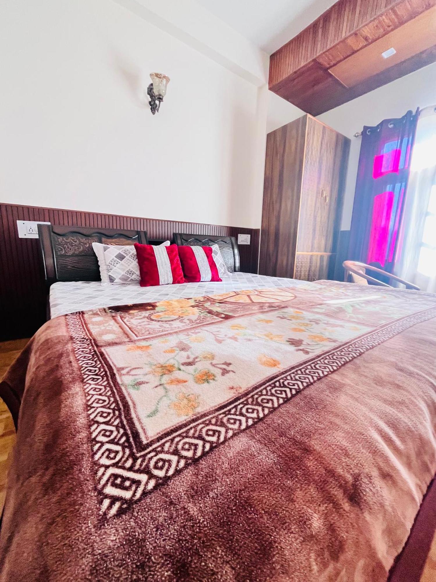 Residence Inn Homestay Shimla Eksteriør billede